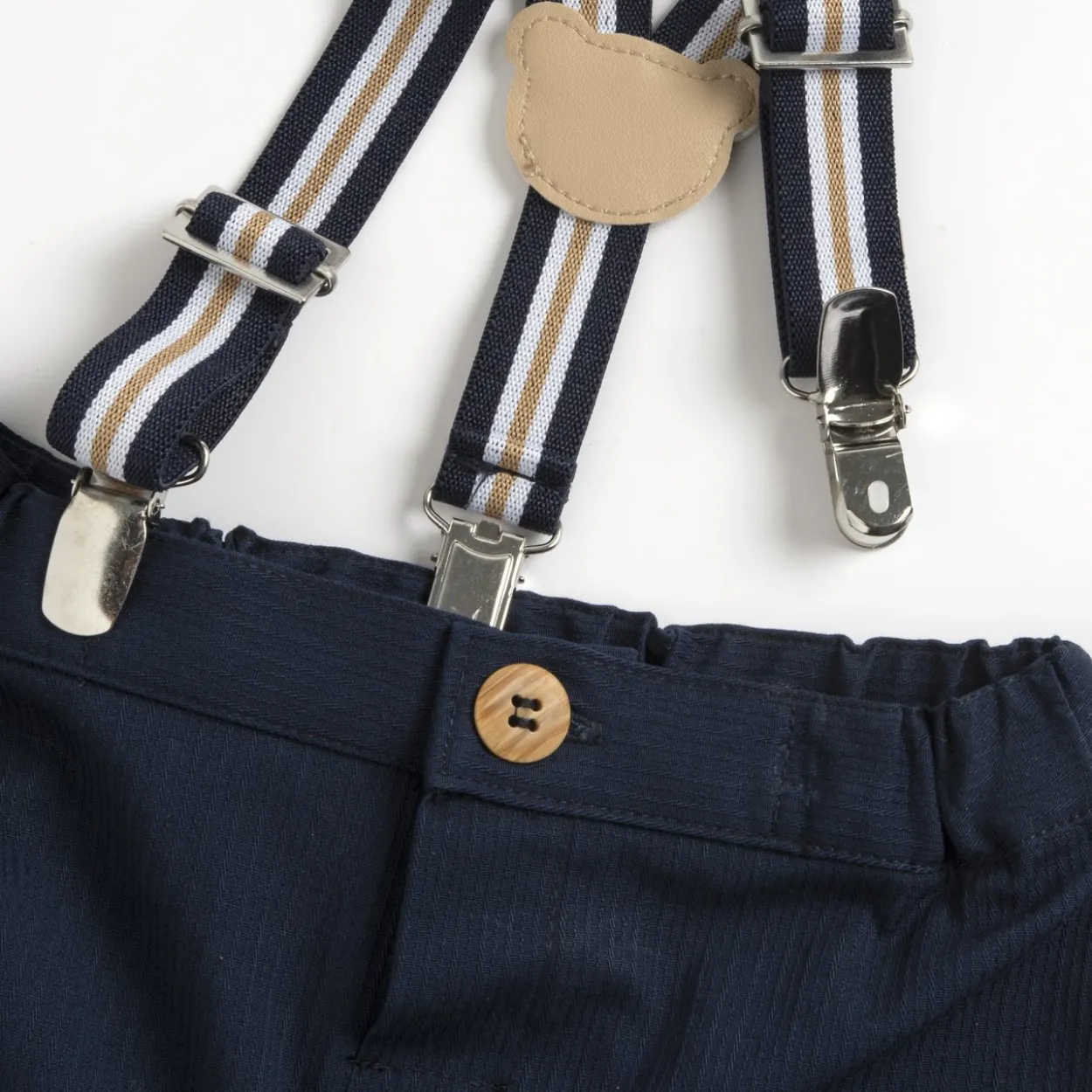 Completo camicia manica corta e pantaloni corti