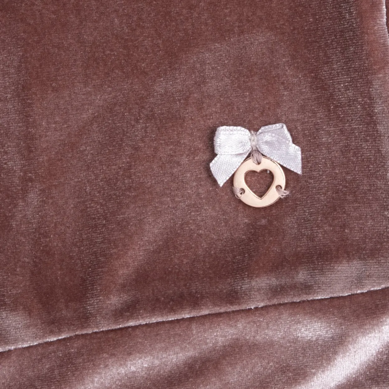 Completo felpa con cappuccio e pantaloni