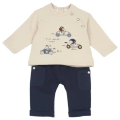 Completo maglia e pantaloni