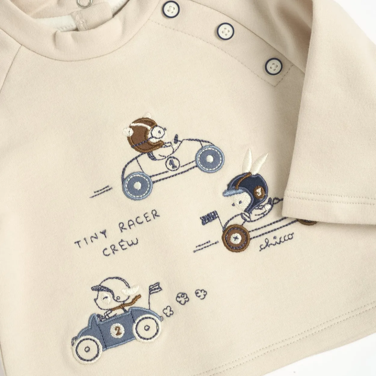 Completo maglia e pantaloni
