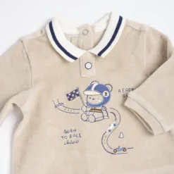 Completo maglia e pantaloni con piedini