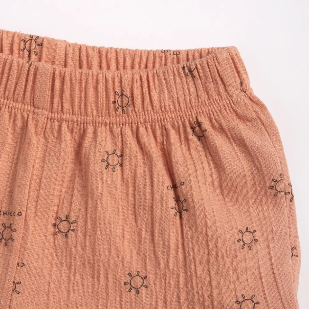 Completo maglietta e pantaloni corti