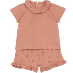 Completo maglietta e pantaloni corti