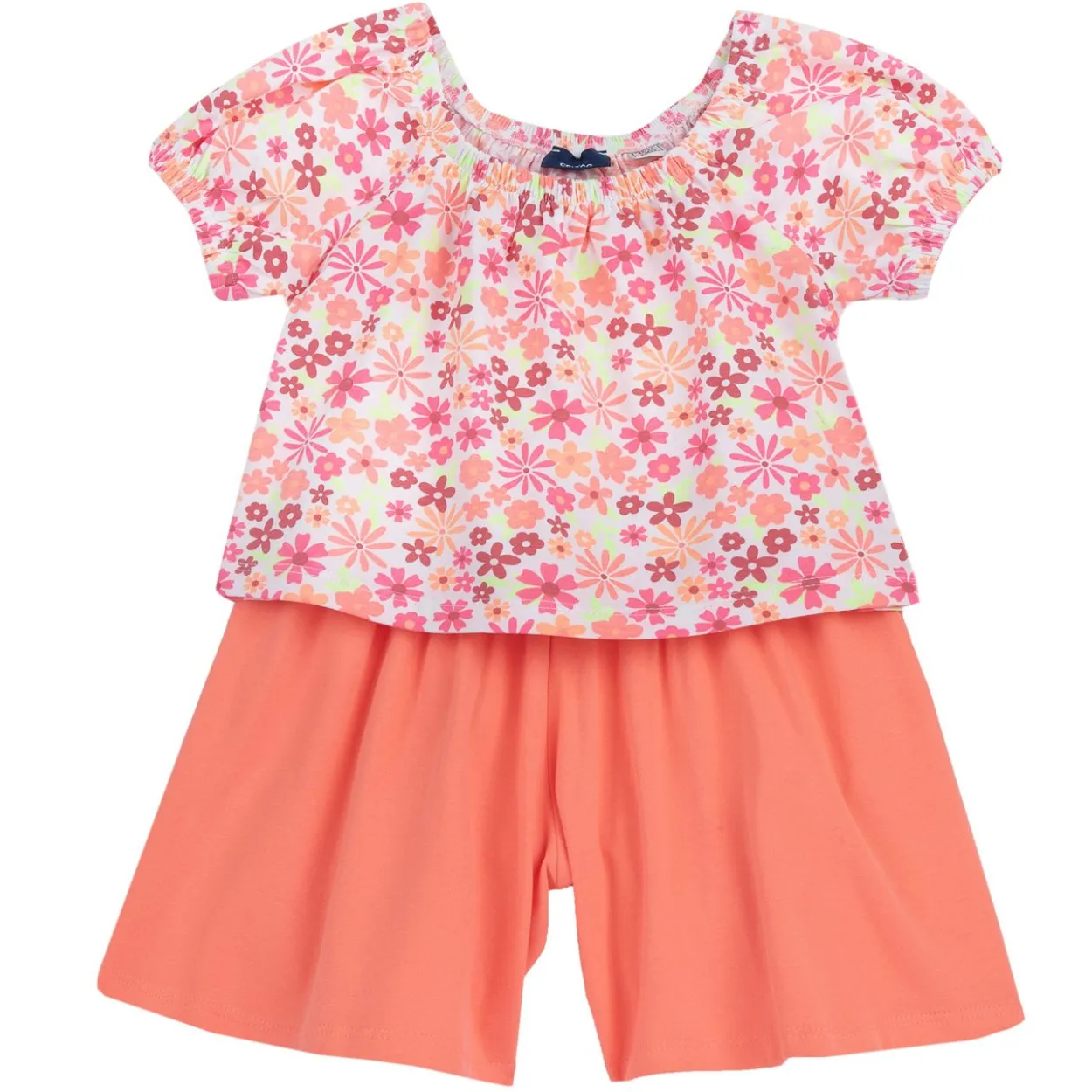 Completo maglietta fantasia con pantaloni corti