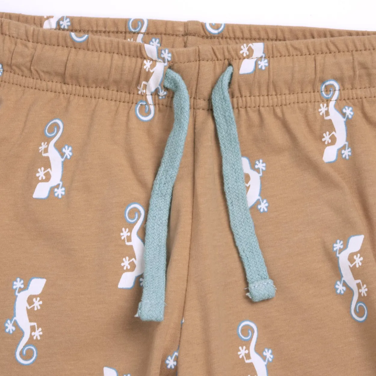 Completo maglietta manica corta con pantaloni corti