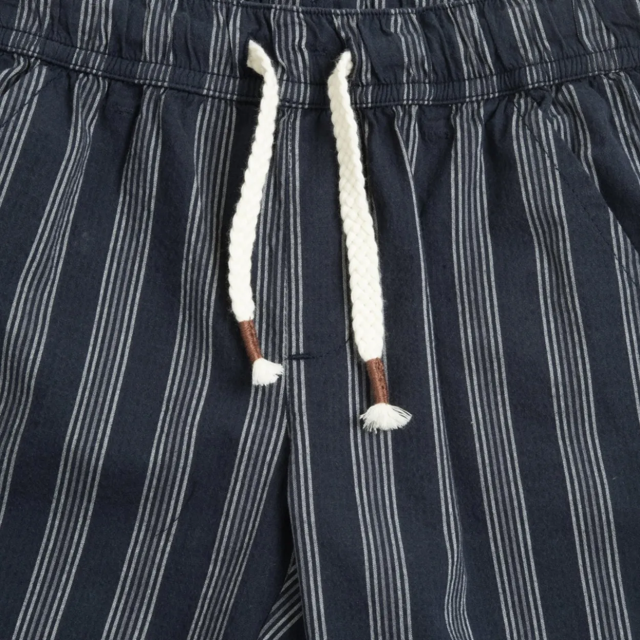 Pantaloni corti rigati
