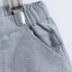 Pantaloni lunghi con bretelle