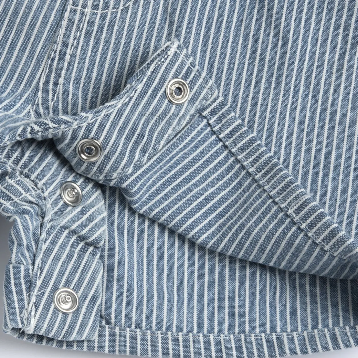 Salopette corta in denim
